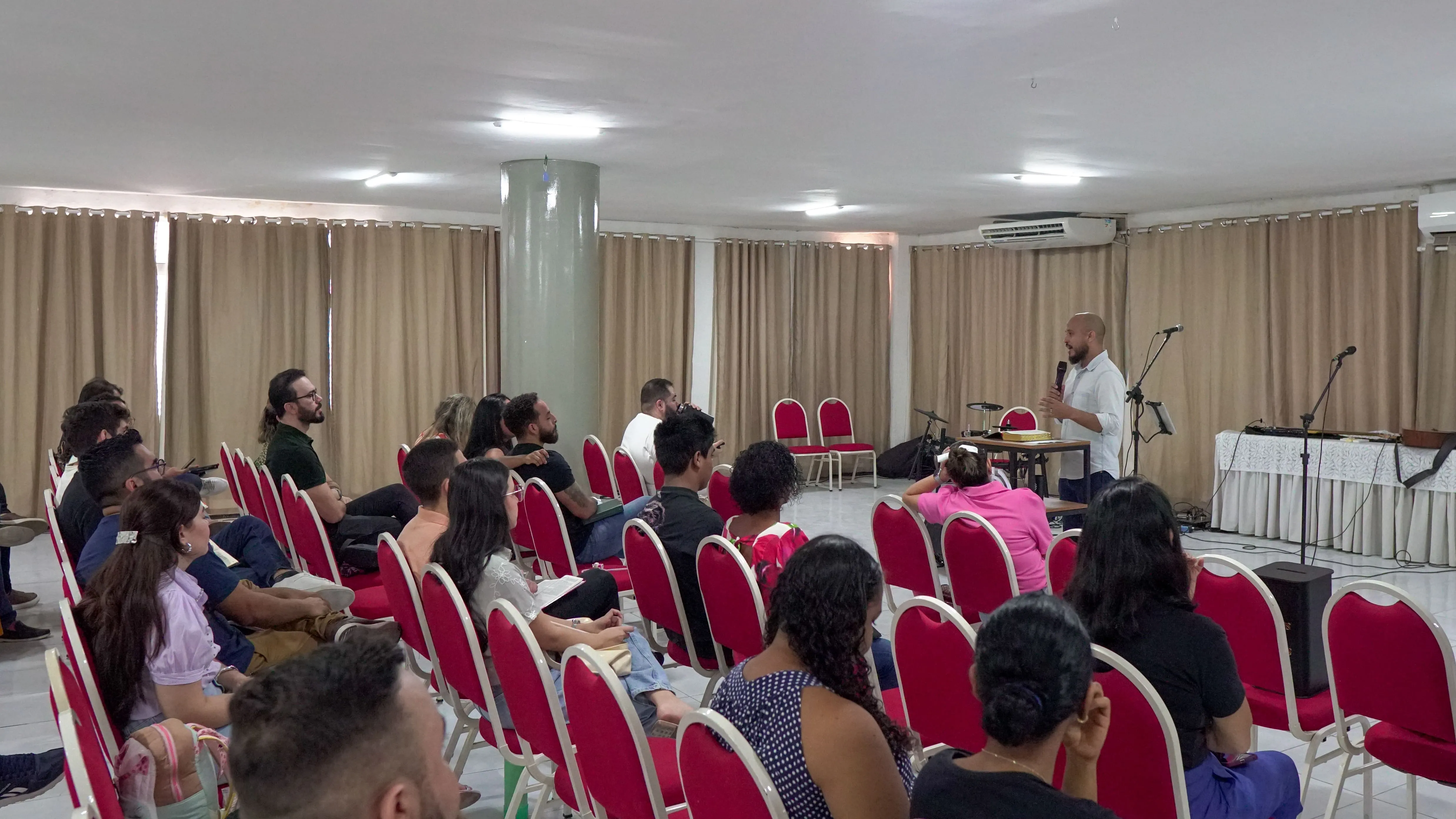 Pregação na Igreja Cristã Alvo